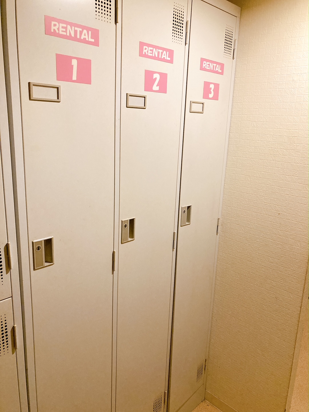 サービス名をここに入れます